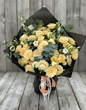 Букет цветов из:  Розы и Лизиантусы в Агирише