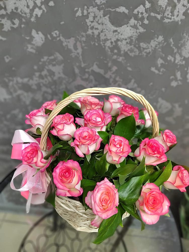 Цветочная композиция из Розы в корзине в Агирише