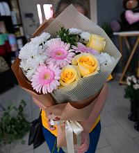 Букет цветов из:  Герберы, Розы и Хризантемы в Агирише