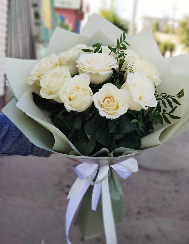 Букет Белые розы Проуд в Агирише