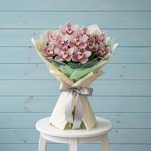 Букет цветов из:  Орхидеи и Розы в Агирише