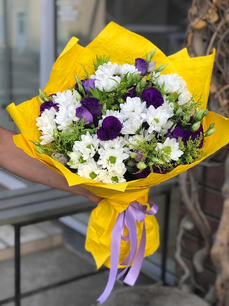 Букет цветов из: Ирисы, Хризантемы и Ромашки в Агирише