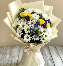Букет цветов из:  Ирисы, Хризантемы и Розы #REPLACE_PRED# Агирише
