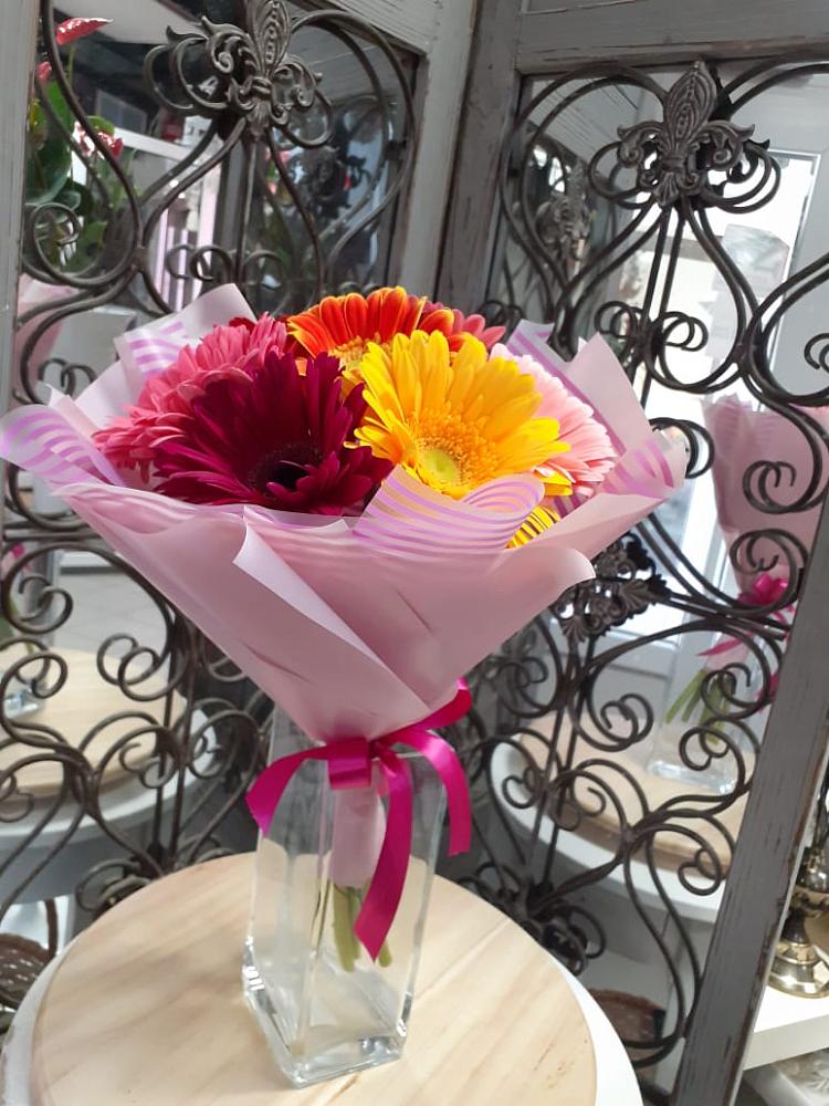 Букет цветов из: Герберы в Агирише