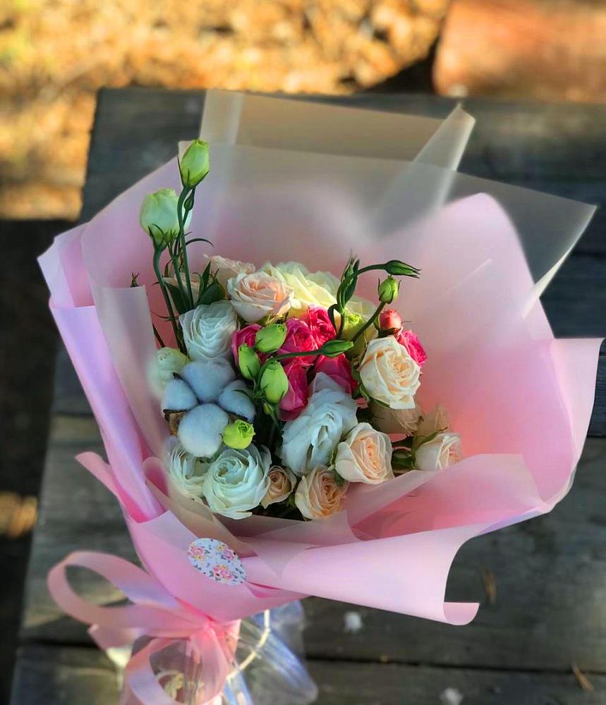 Букет цветов из: Розы и Лизиантусы в Агирише