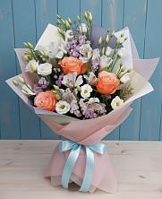 Букет цветов из:  Лизиантусы, Розы, Альстромерии и Гипсофила в Агирише