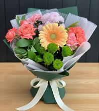 Букет цветов из:  Гвоздики, Розы, Герберы и Хризантемы в Агирише