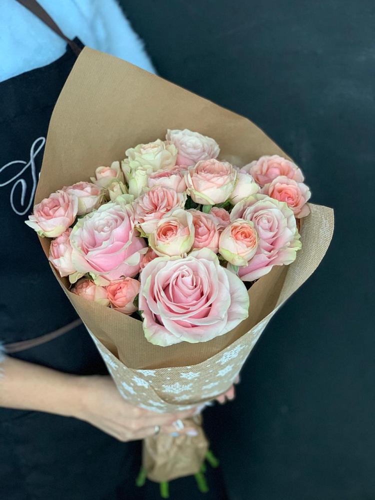 Букет цветов из: Хризантемы и Розы в Агирише