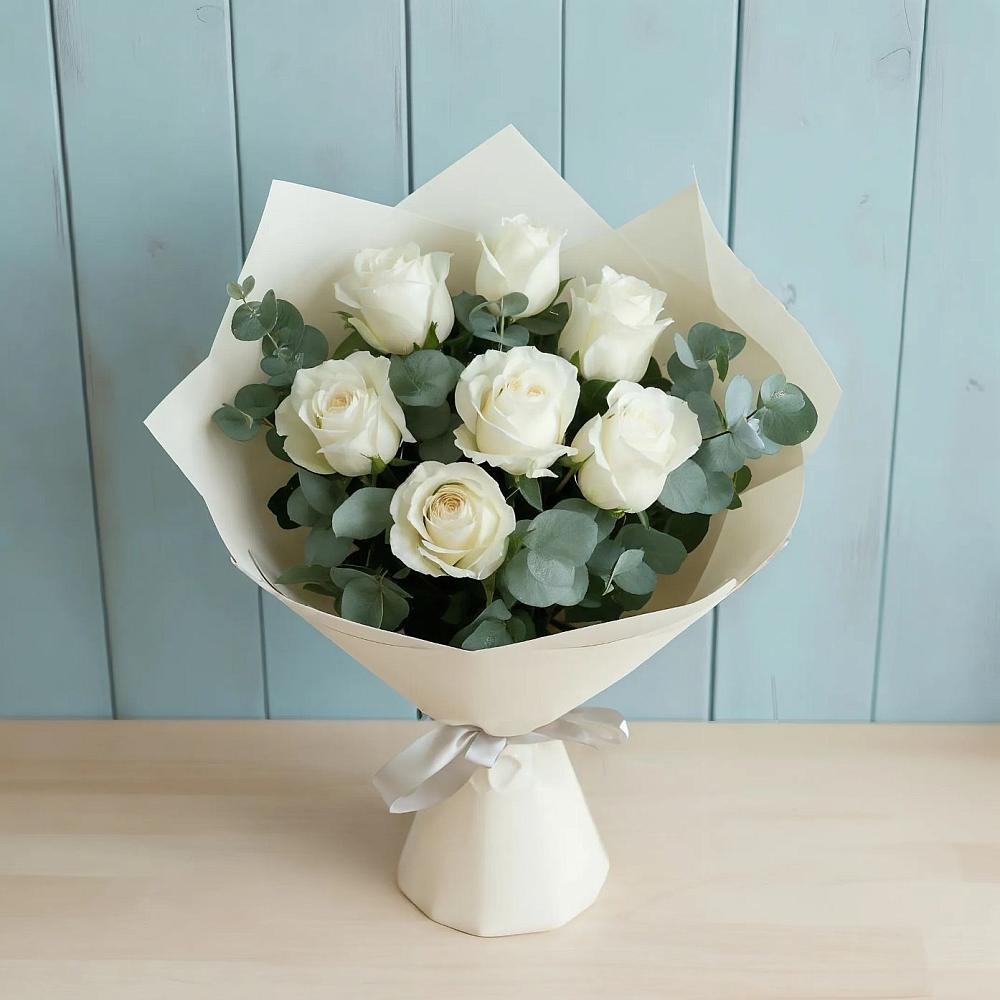 Букет Белые розы в Эвкалипте в Агирише