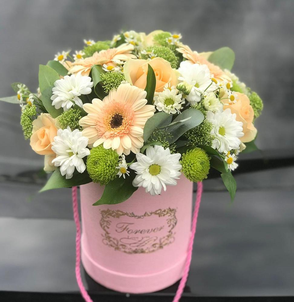 Цветочная композиция из Розы, Герберы и Хризантемы в шляпной коробке в Агирише