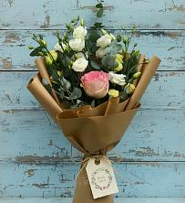 Букет цветов из:  Розы и Лизиантусы в Агирише